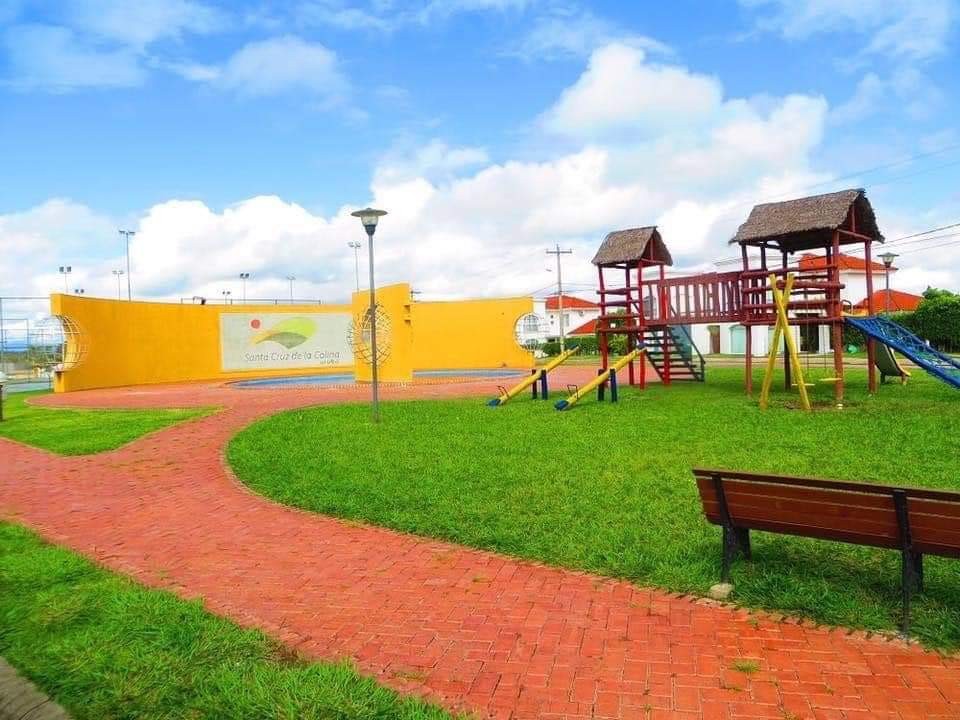 Casa en Urubó en Santa Cruz de la Sierra 5 dormitorios 5 baños 3 parqueos Foto 8