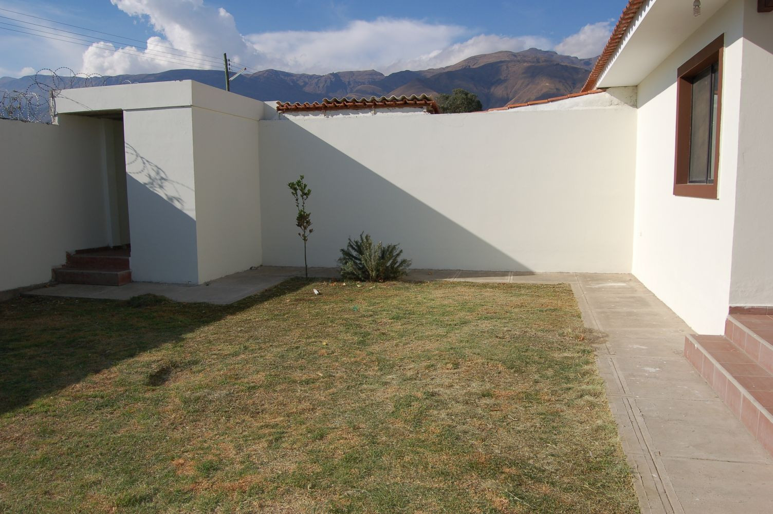 Casa en Tiquipaya en Cochabamba 3 dormitorios 2 baños 1 parqueos Foto 7