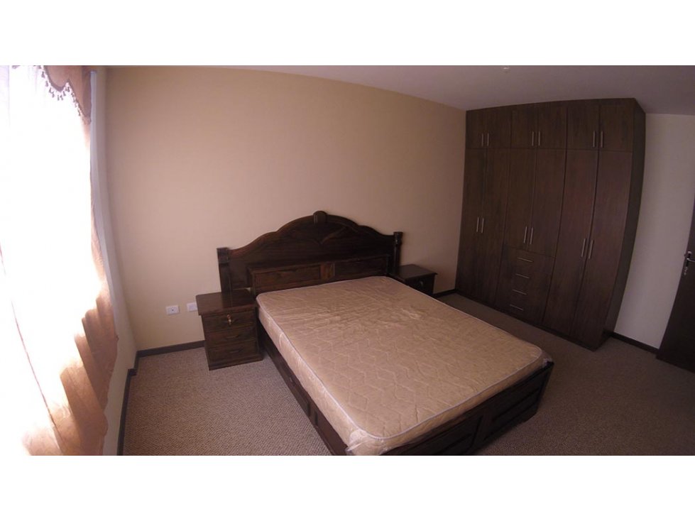 En Alquiler a $us 385 Foto 4