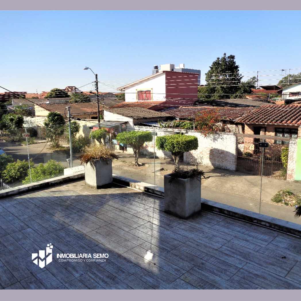 Casa en Entre 3er y 4to anillo Sur en Santa Cruz de la Sierra 3 dormitorios 3 baños 1 parqueos Foto 3