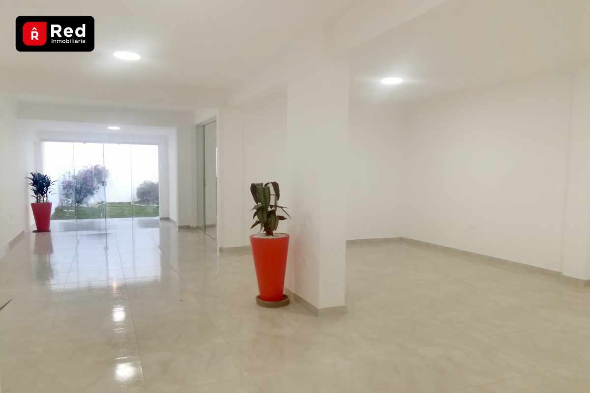 Casa en AlquilerEQUIPETROL
Calle Los Pinos # 482. Barrio Sirari Foto 5