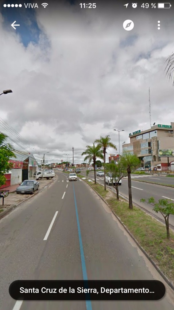 Casa en VentaAv Santa Cruz Diagonal al periódico El Deber Foto 1