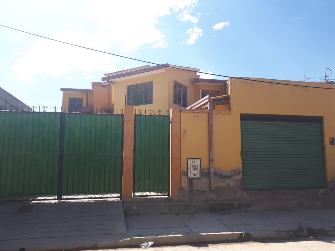 Casa en Colcapirhua en Cochabamba 3 dormitorios 2 baños 2 parqueos Foto 21