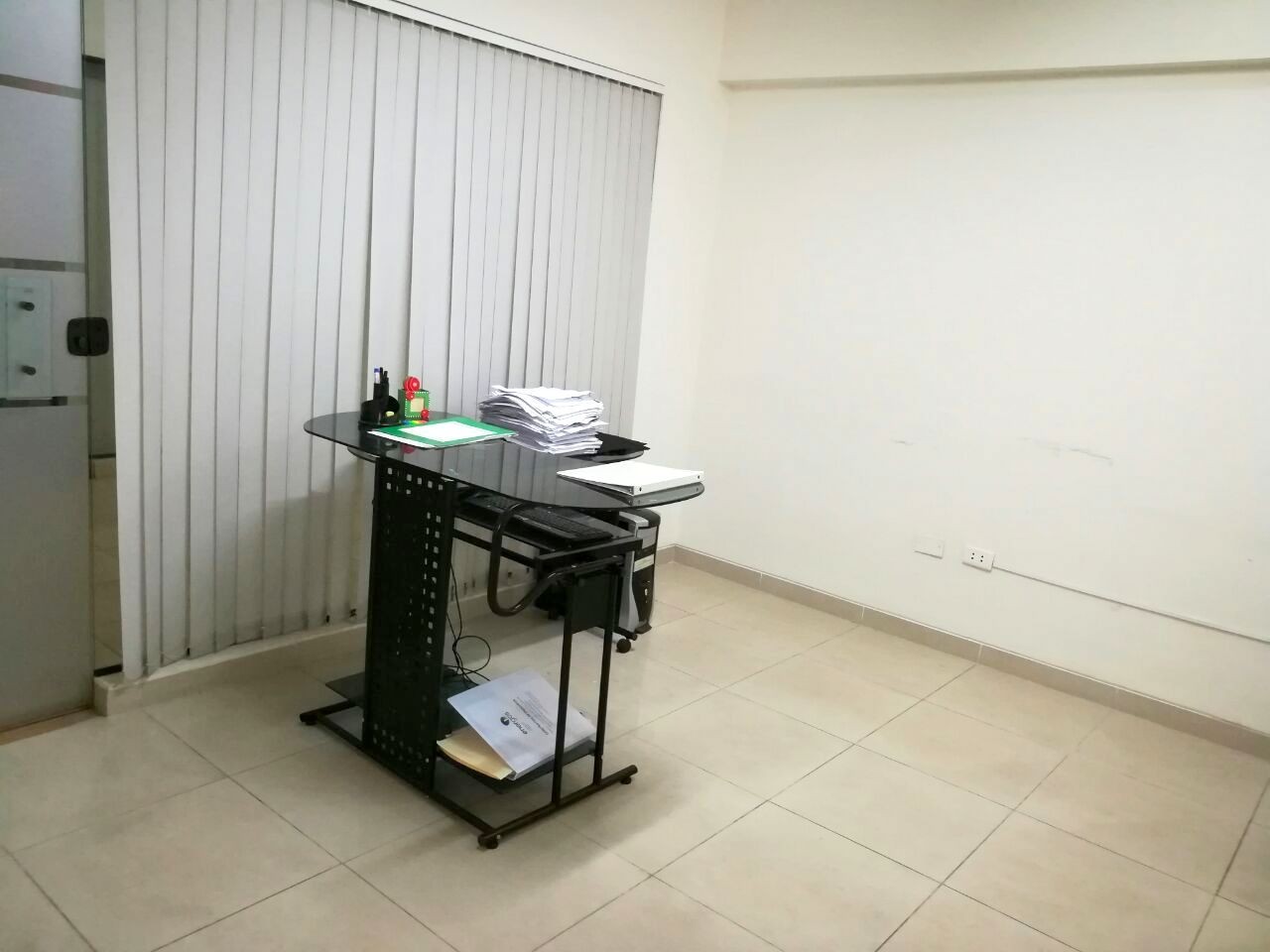 Oficina en VentaZona: Norte, sobre 2do. Anillo. Foto 4