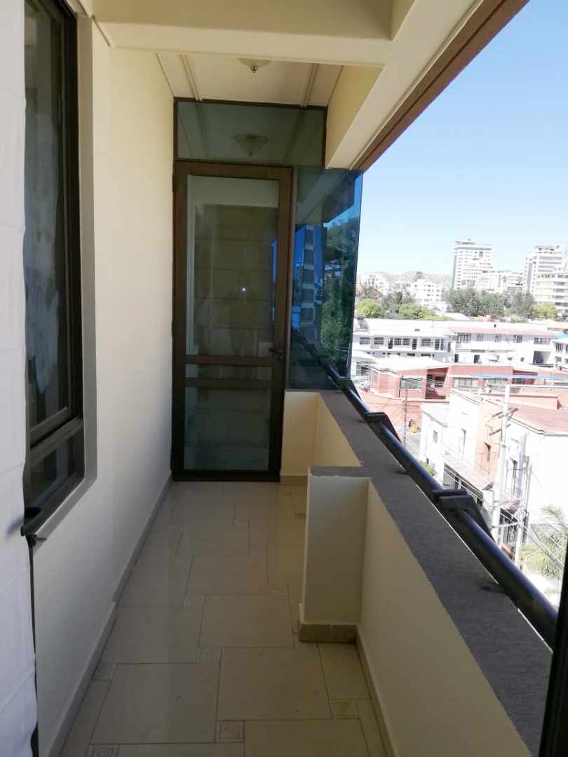 Departamento en Noroeste en Cochabamba 3 dormitorios 6 baños 2 parqueos Foto 9
