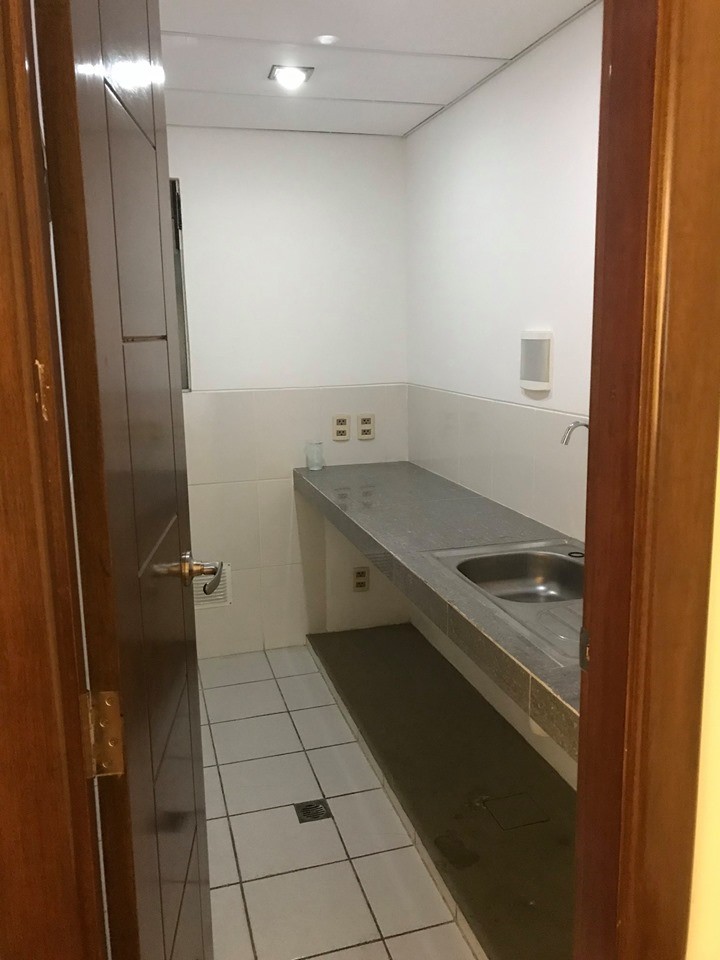 Oficina en VentaEdificio Vitruvio II; Piso 2. Calle 9, 7979 Esq. Sanchez Bustamante (Calacoto) 1 dormitorios 1 baños 1 parqueos Foto 8