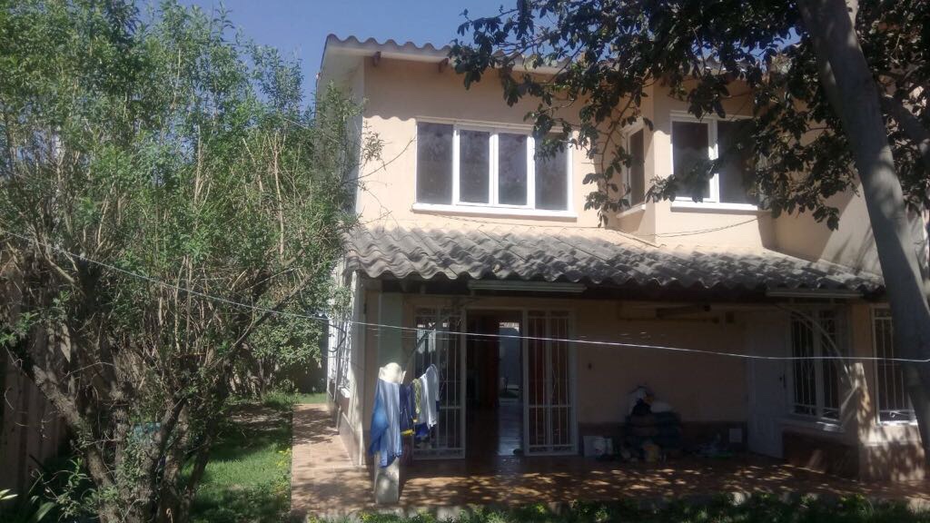 Casa en Quillacollo en Cochabamba 3 dormitorios 3 baños 2 parqueos Foto 2