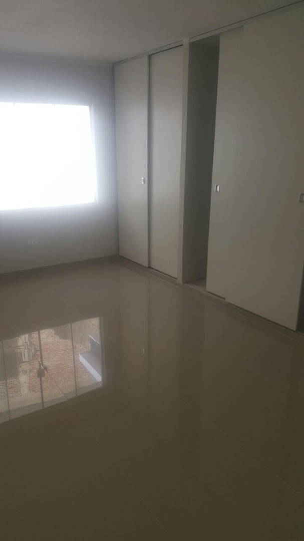 Casa en VentaCasa en venta av. Beni entre 2 y 3 anillo  4 dormitorios 1 baños 1 parqueos Foto 6