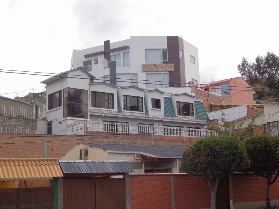 Casa en Achumani en La Paz 3 dormitorios 4 baños 3 parqueos Foto 16