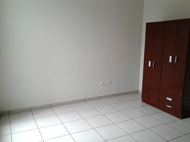 Habitación en AlquilerHabitación con cocina comedor 2° anillo Av. Brasil 1 dormitorios 1 baños  Foto 4