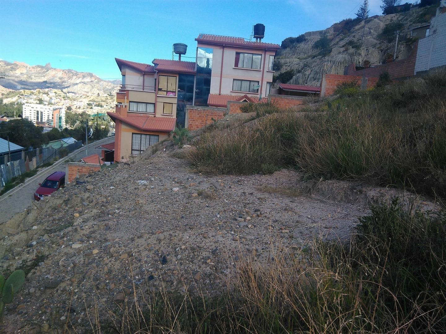 Terreno en Obrajes en La Paz    Foto 1