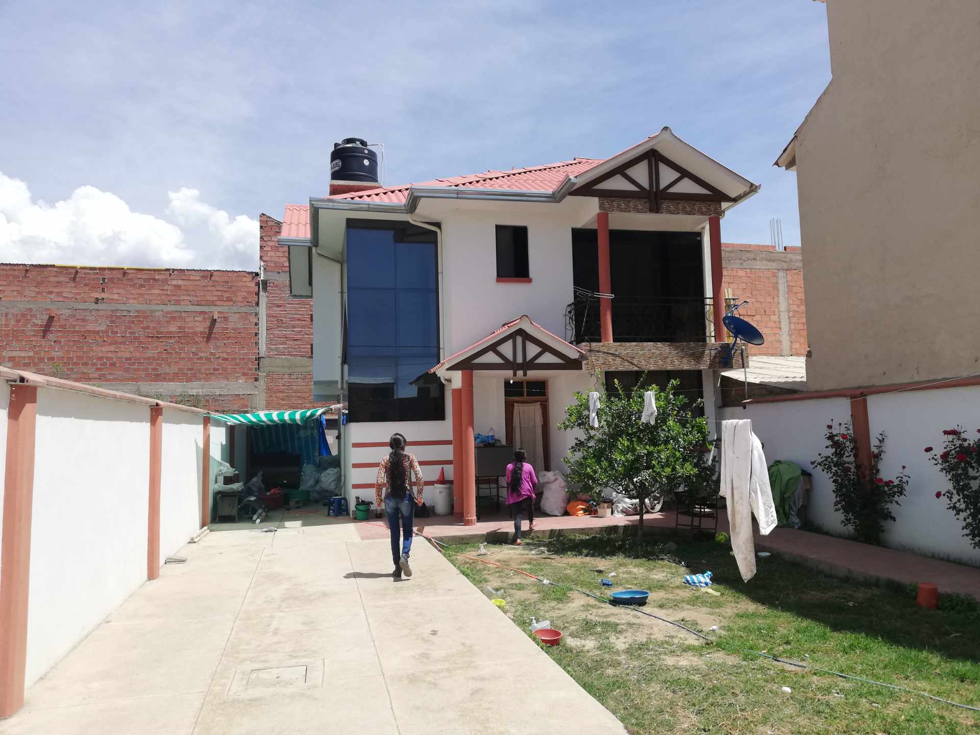 Casa en Vinto en Cochabamba 3 dormitorios 2 baños 5 parqueos Foto 2