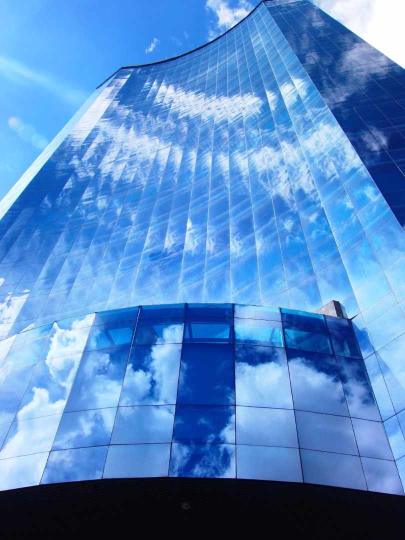 Local comercial en AlquilerAv. 20 de Octubre No. 2665 casi esquina calle Campos. Edf. Torre Azul Foto 2