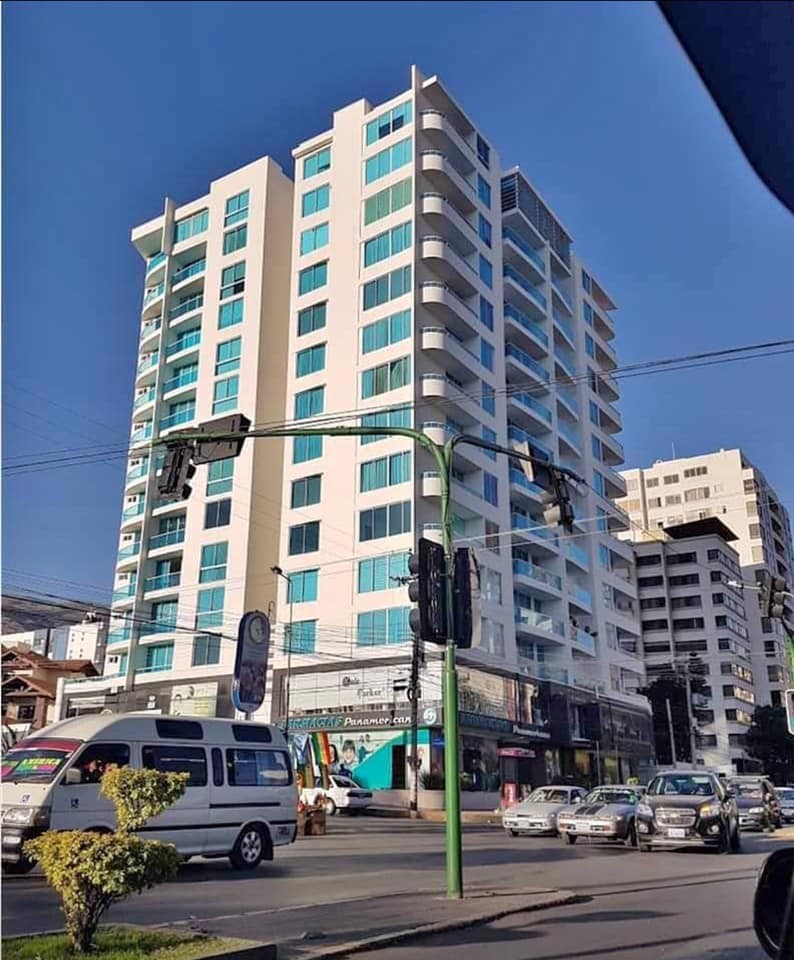 Departamento en AlquilerAv. America, esquina Villarroel. Edificio Portal Foto 1