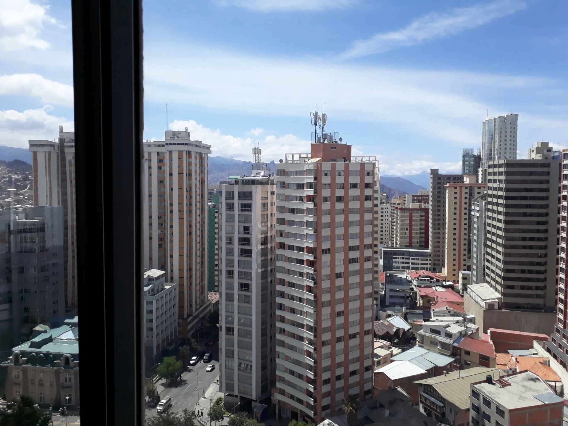 Departamento en AlquilerAv Arce 2456, Plaza Isabel la Católica, Edificio Fernando V, dpto 1802 Foto 1