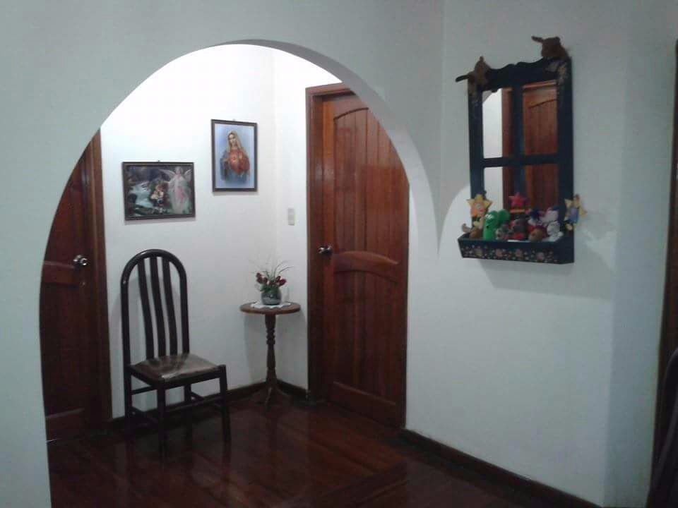 Casa en VentaBARRIO CONAVI AV. PARAGUA 6 dormitorios 5 baños 2 parqueos Foto 11