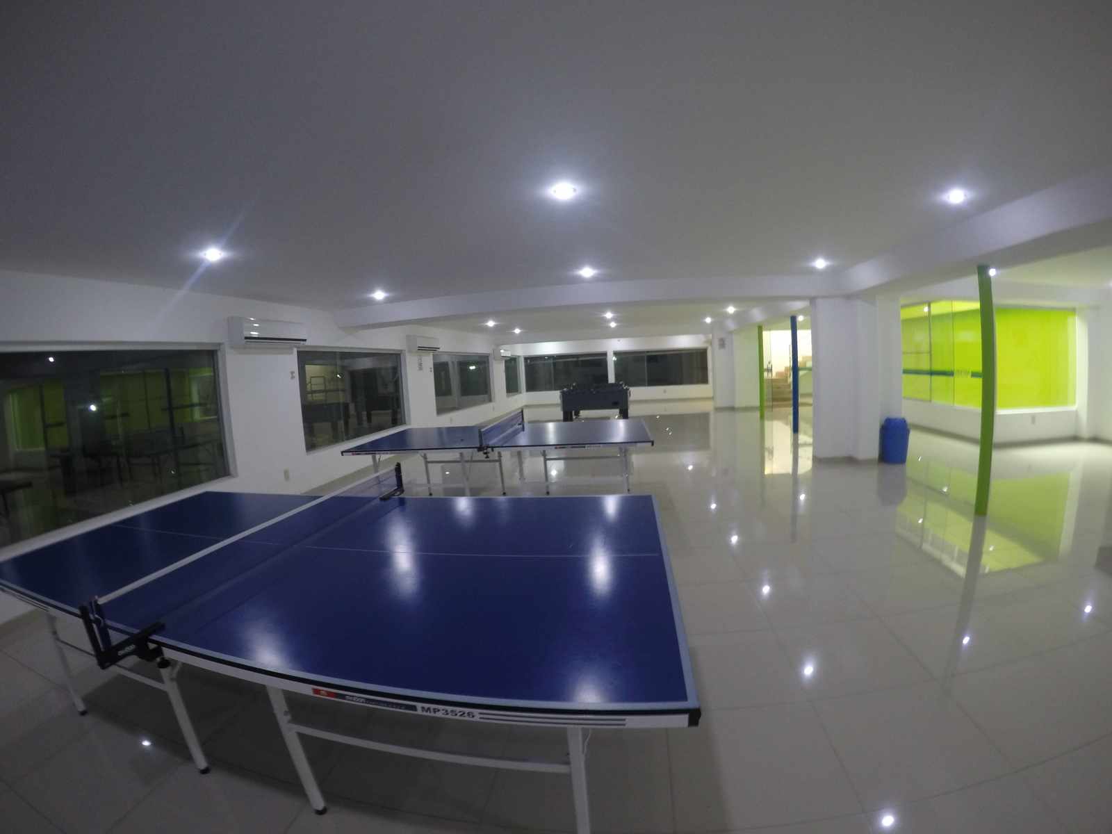 Departamento en AlquilerCondominio Gardenia Torre Norte [Av. Beni y 4to. Anillo, Zona Parque Los Mangales 2], Departamento amoblado en alquiler de 2 suites + escritorio y dependencias con 2 parqueos techados y baulera. [1000$us., expensas incluidas.] Foto 11