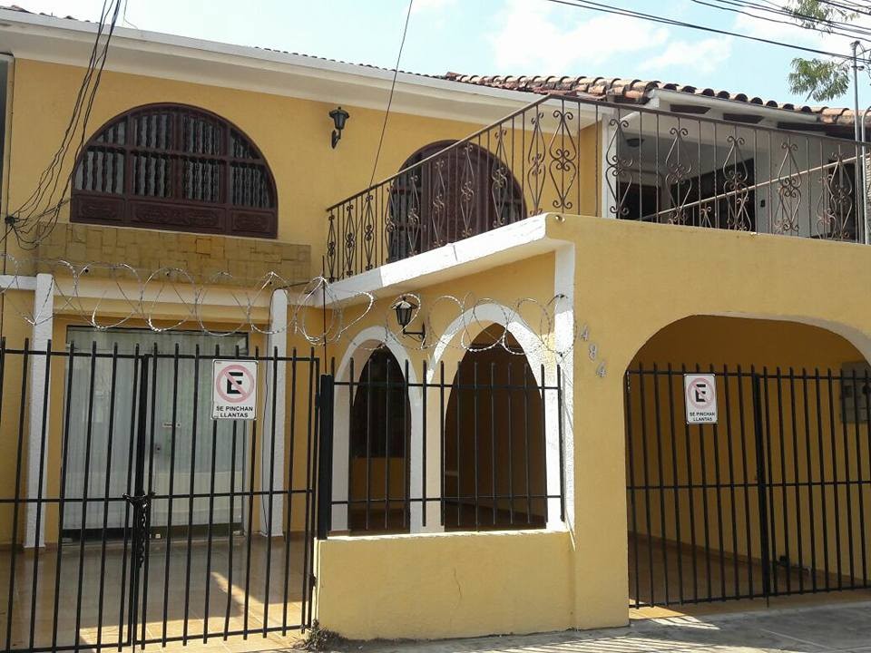 Casa en AlquilerZona plazuela balcutt 5 dormitorios 3 baños 2 parqueos Foto 1