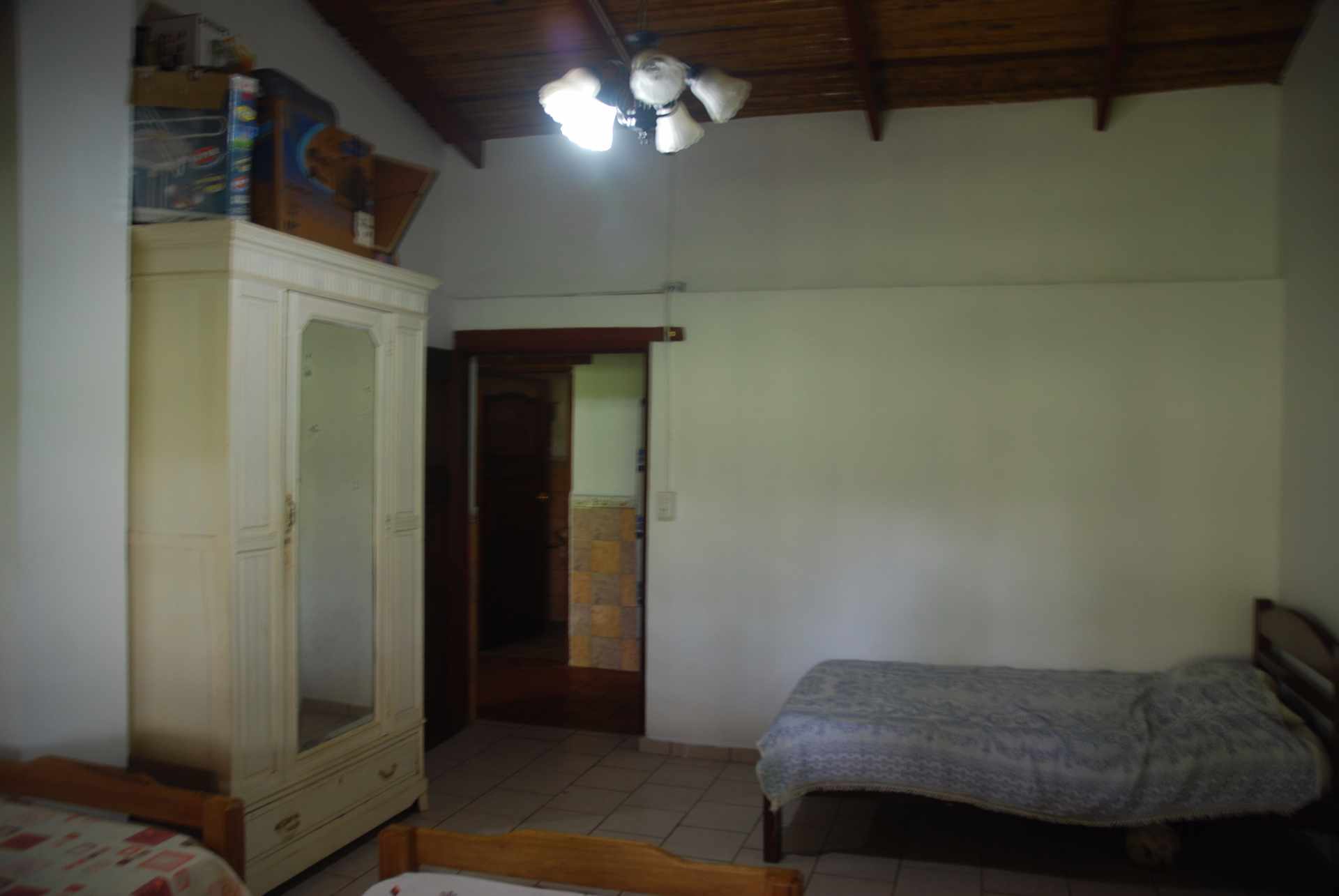 Casa en VentaCerca  de Buena Vista ( 3km) en la Carretera a Cochabamba 3 dormitorios 2 baños 4 parqueos Foto 2