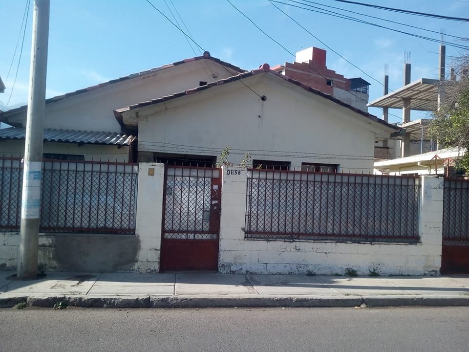 Casa Calle Audiencia de Charcas Nº O1136  Entre Av. Humbolt  y  Bartolome de las Casas Foto 1