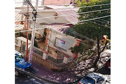 Casa en Las Panosas en Tarija 4 dormitorios 1 baños  Foto 1