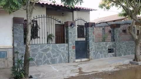 Casa en VentaCiudad de Vallegrande calle heroes de chaco Barrio Obrero 4 dormitorios 1 baños  Foto 1