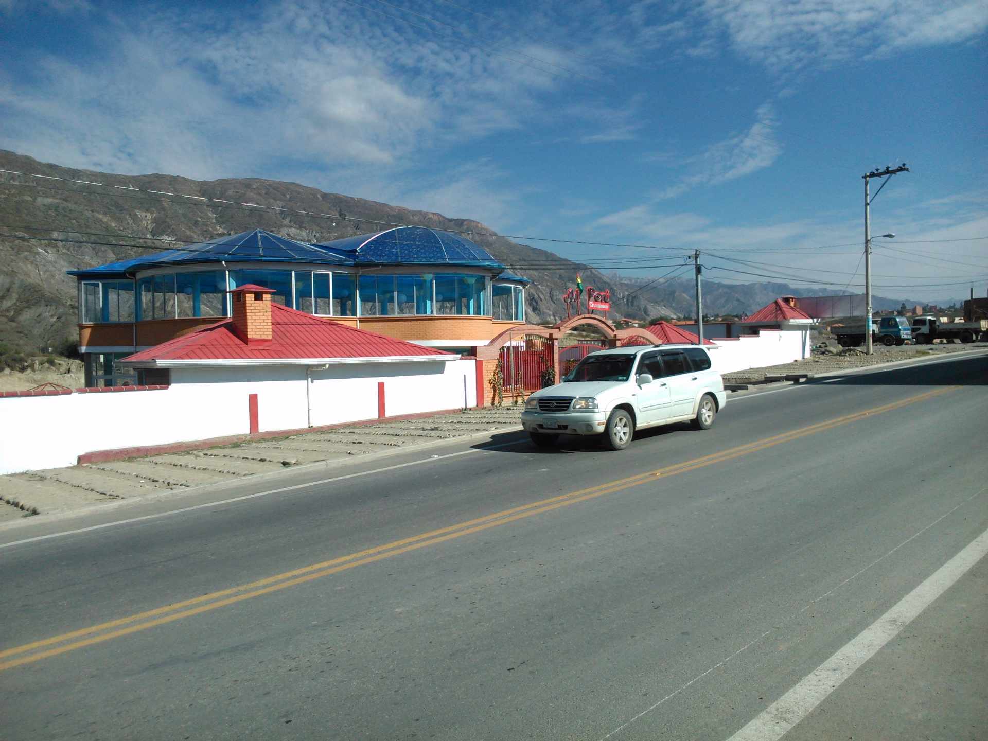 Terreno en VentaCarreras, cerca a la gasolinera de Huajchilla, frente al Restaurante Mi Perú    Foto 2