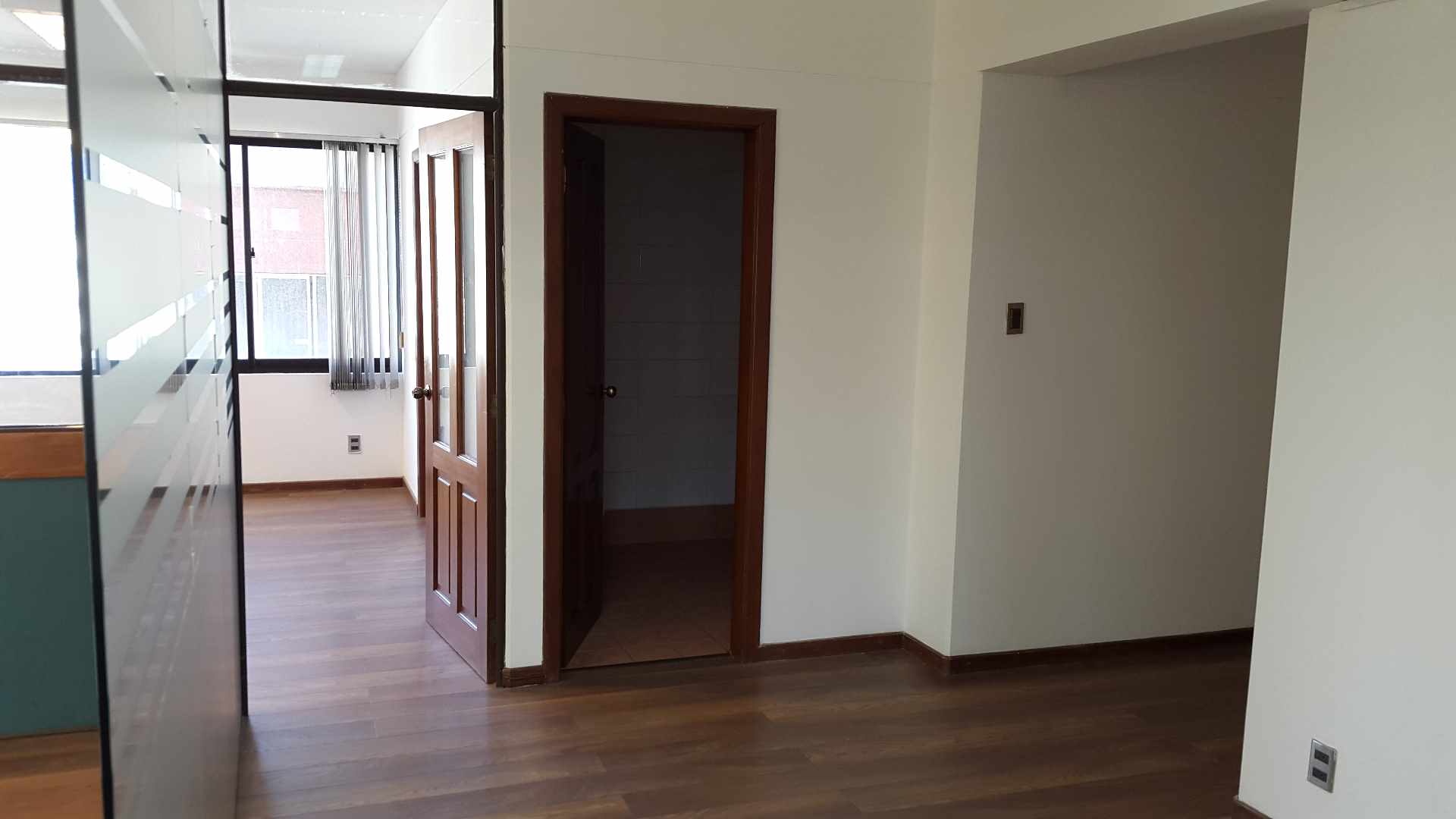 Oficina en San Jorge en La Paz 4 dormitorios 2 baños  Foto 8