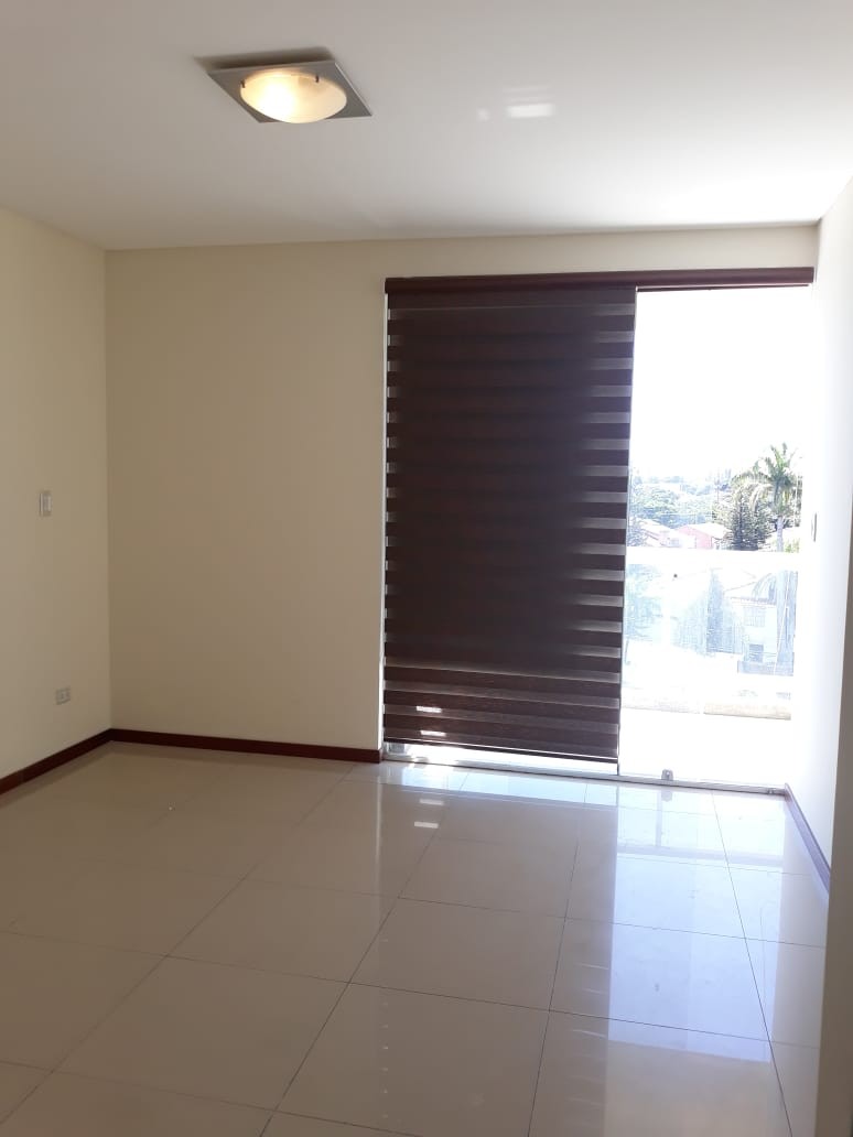 Departamento en AlquilerCONDOMINIO EQUIPETROL 2 en Canal Isuto entre 2do. y 3er. anillo 3 dormitorios 3 baños 2 parqueos Foto 25