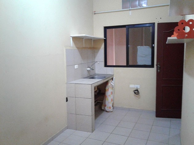 Habitación en AlquilerHabitación con cocineta Bs. 800, cerca Udi y Ucebol 1 dormitorios 1 baños  Foto 2