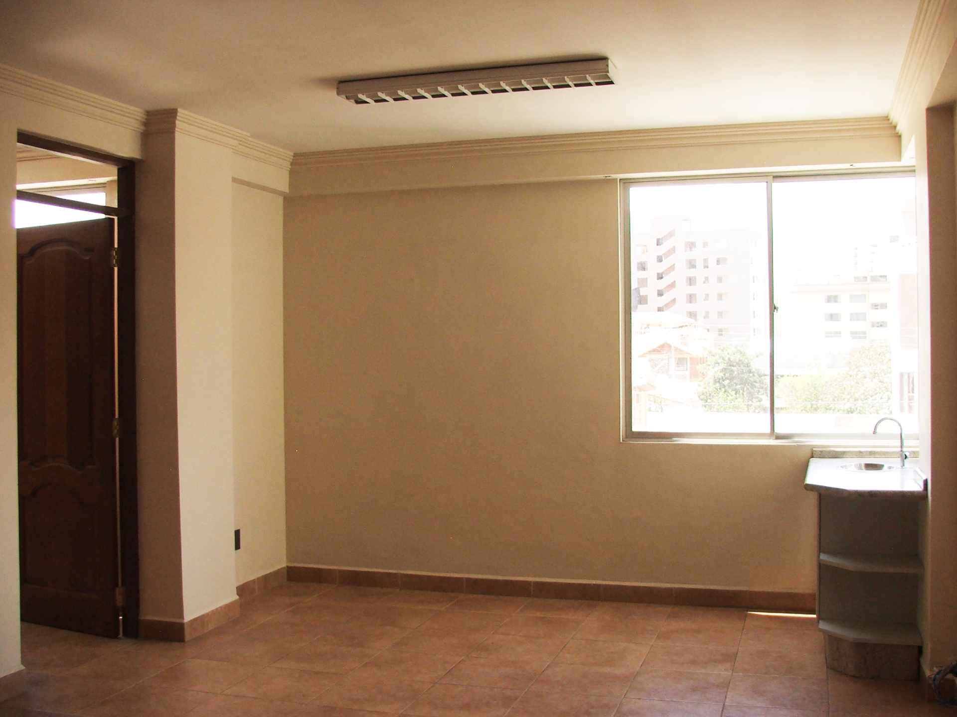 Oficina en Hipódromo en Cochabamba 3 dormitorios 1 baños  Foto 4