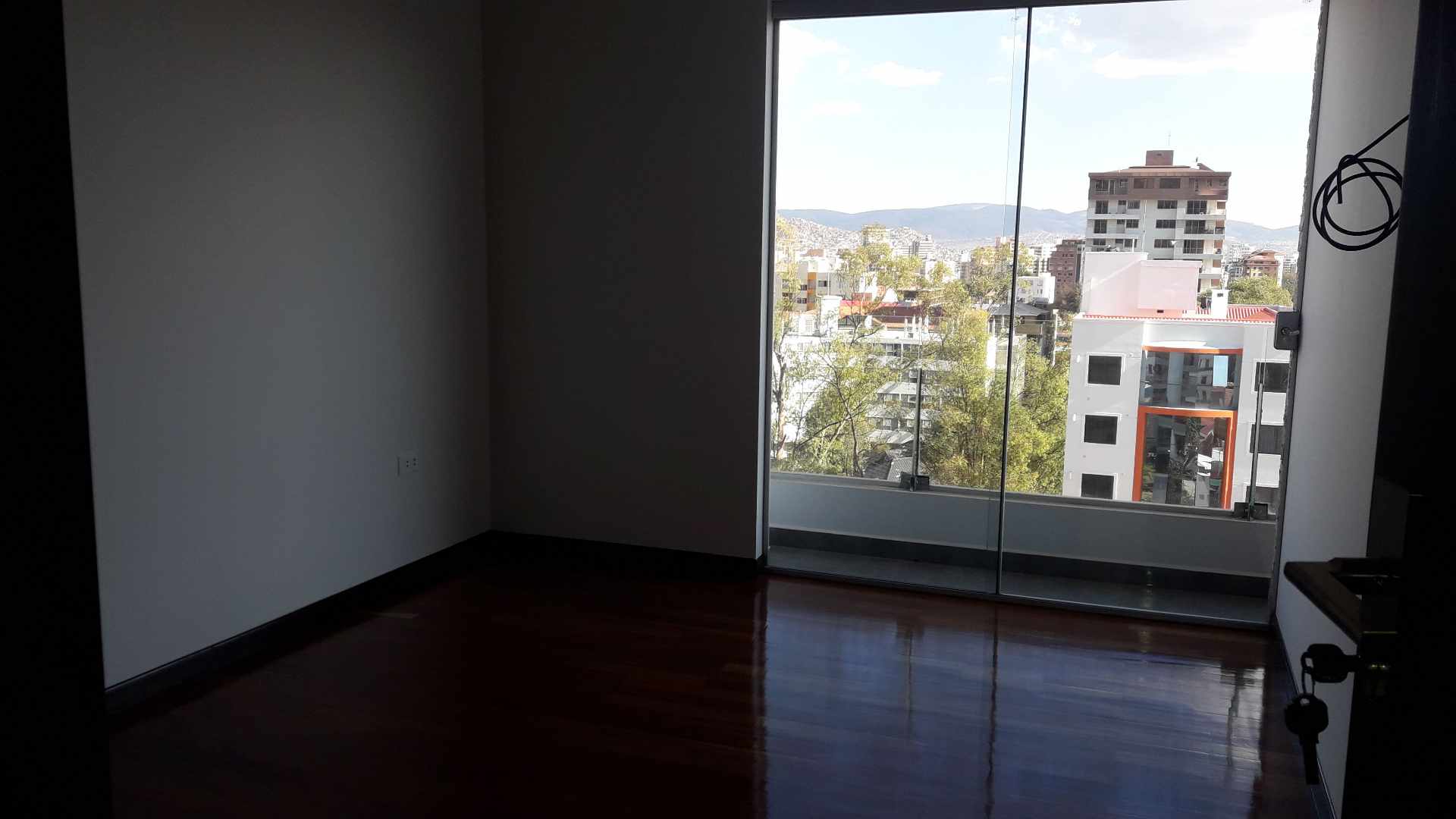 Departamento en Queru Queru en Cochabamba 3 dormitorios 3 baños 1 parqueos Foto 18