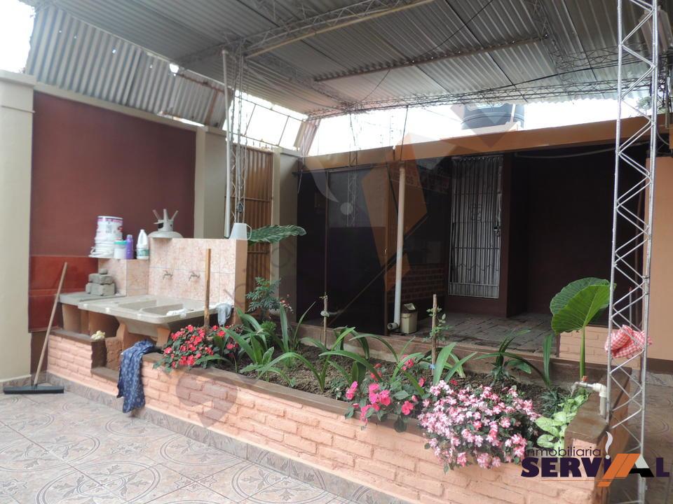 Casa en Mayorazgo en Cochabamba 4 dormitorios 3 baños 4 parqueos Foto 4