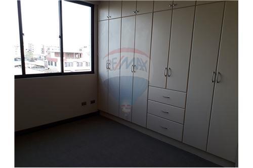 En Alquiler a $us 400 Foto 5