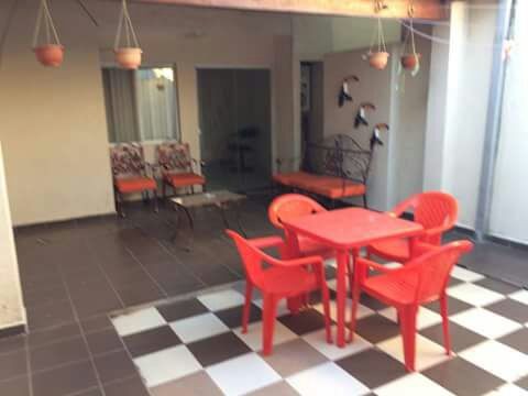 Casa en Alquiler casa en alquiler y/o venta. km 9 al norte sevilla norte 1 4 dormitorios 2 baños 2 parqueos Foto 4