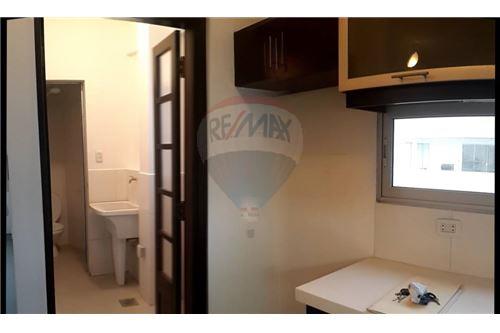 Departamento en Entre 1er y 2do anillo Sur en Santa Cruz de la Sierra 7 dormitorios 2 baños 1 parqueos Foto 9