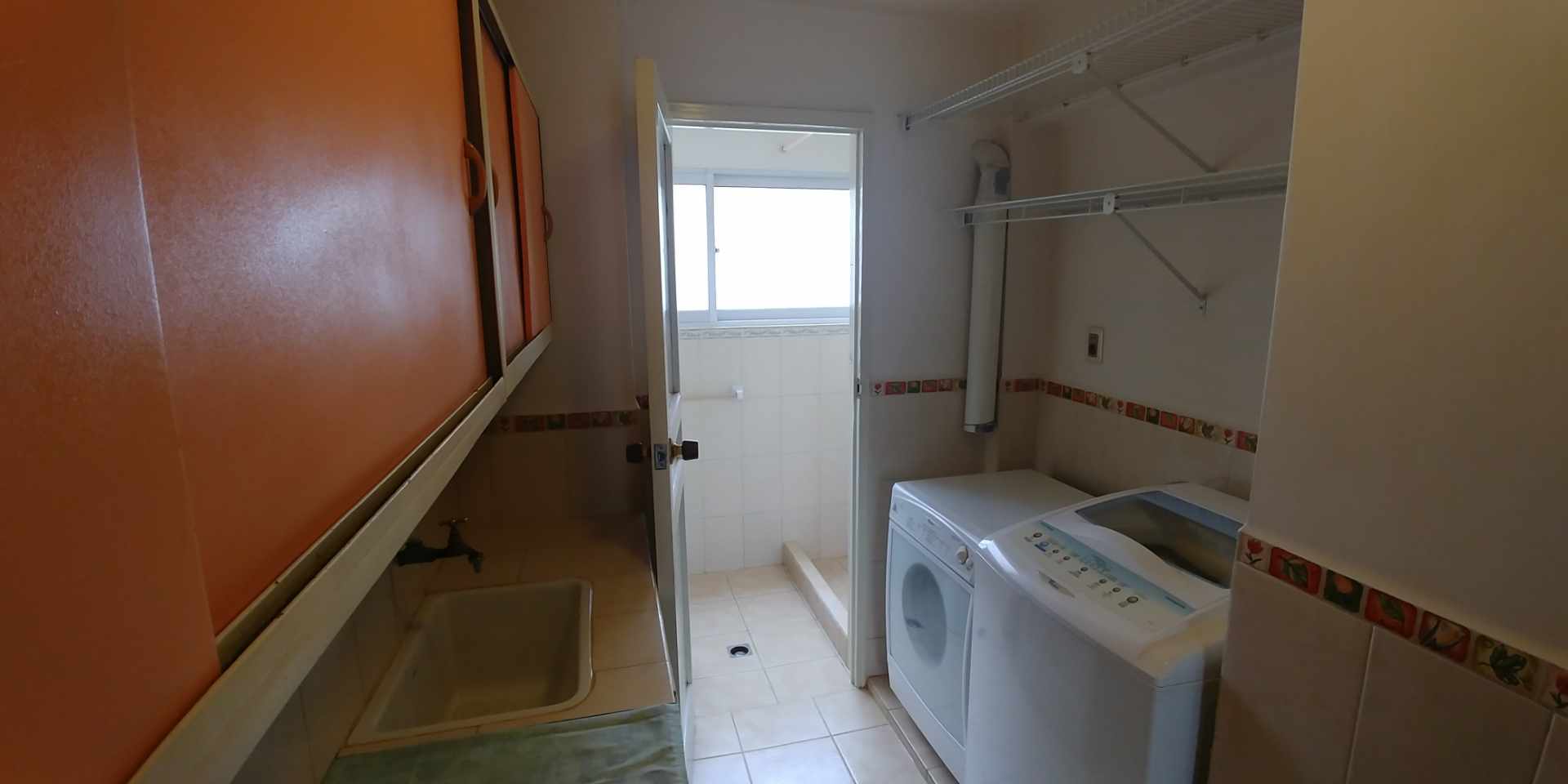 Departamento en Los Pinos en La Paz 4 dormitorios 3 baños  Foto 7