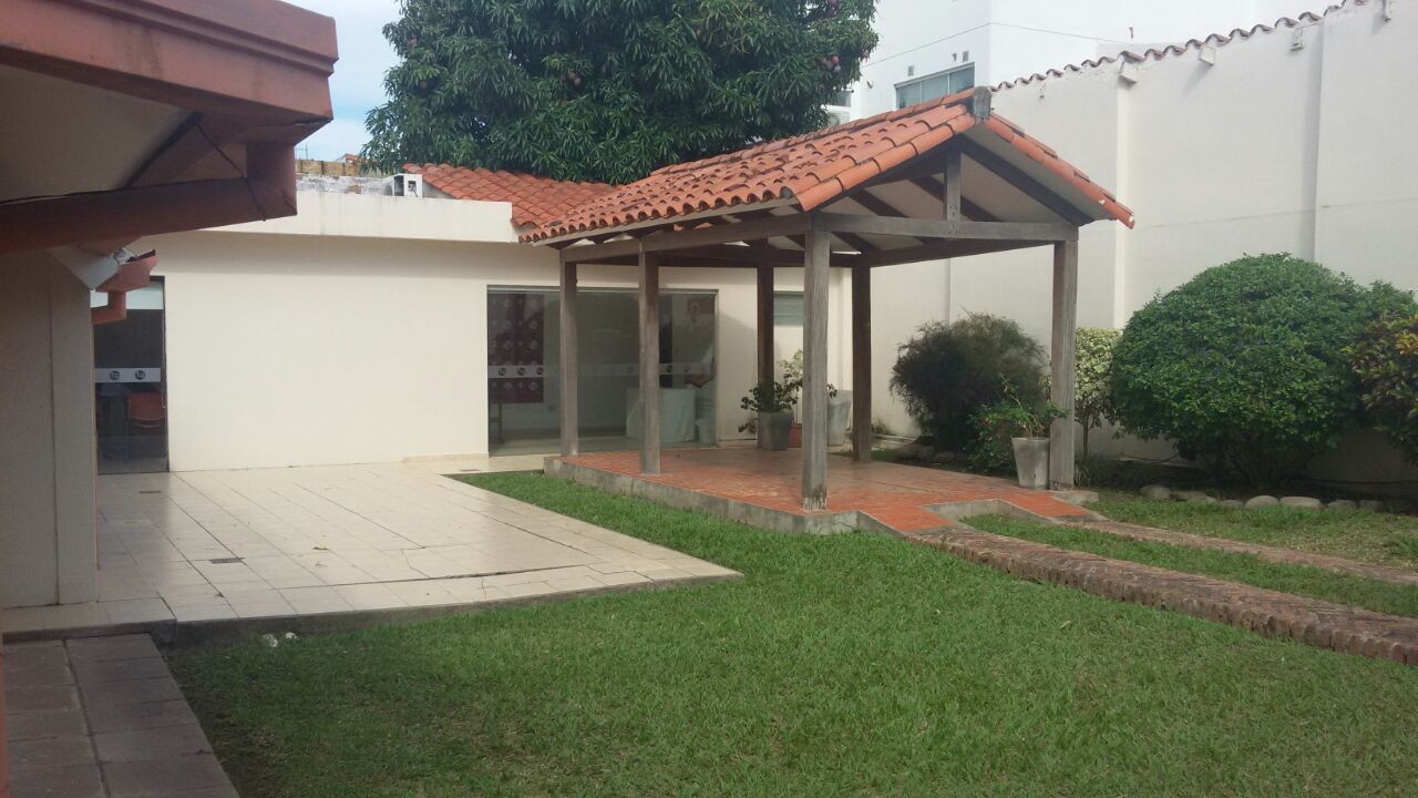 Casa en VentaB/Las Palmas, calle San Miguel 4 dormitorios 4 baños 2 parqueos Foto 4
