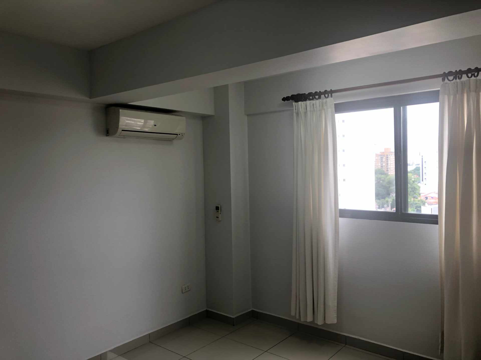 Departamento en VentaCondominio La Casona [2do. Anillo, frente a Colegio La Salle], Departamento de 1 dormitorio en venta con parqueo. [76.000$us.] 1 dormitorios 1 baños 1 parqueos Foto 8