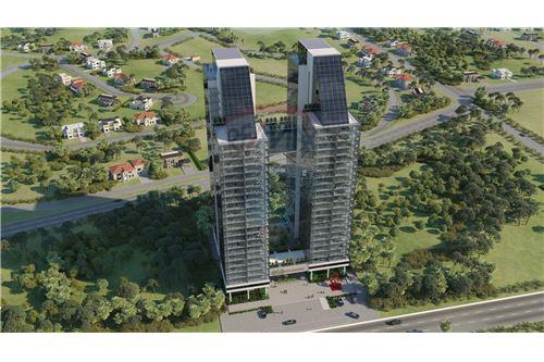 Local comercial en VentaColina del Urubo, Av. Cuarta Foto 1