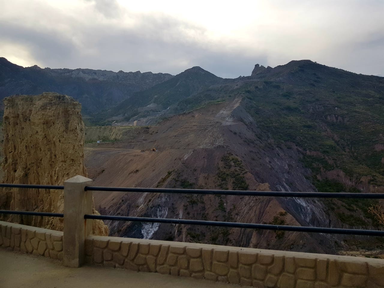 Casa en AlquilerHERMOSA  CASA  ALQUILER ZONA  JUPAPINA Foto 13