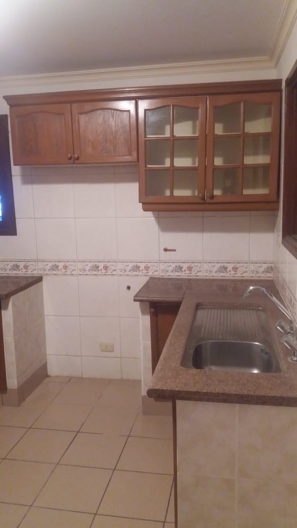 Casa ALQUILO CASA DE 2 PLANTAS, $US 700, DENTRO DE CONDOMINIO, ZONA NORTE 7MO ANILLO Foto 7