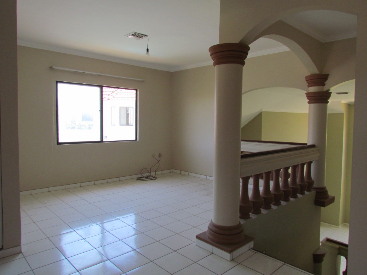 Casa en Entre 4to y 5to anillo Sur en Santa Cruz de la Sierra 4 dormitorios 4 baños 2 parqueos Foto 16