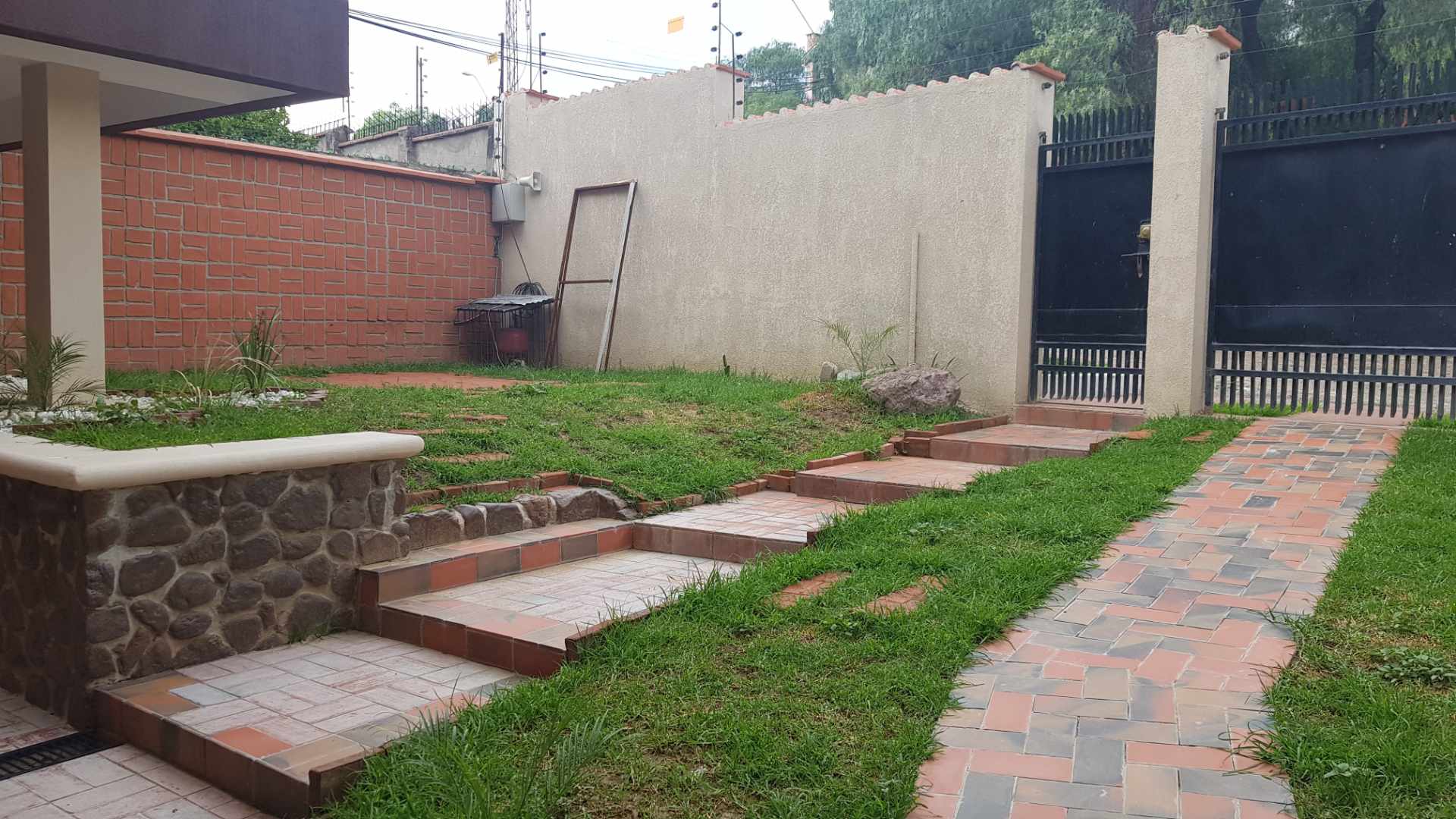 Casa en Aranjuez en Cochabamba 4 dormitorios 5 baños 2 parqueos Foto 10