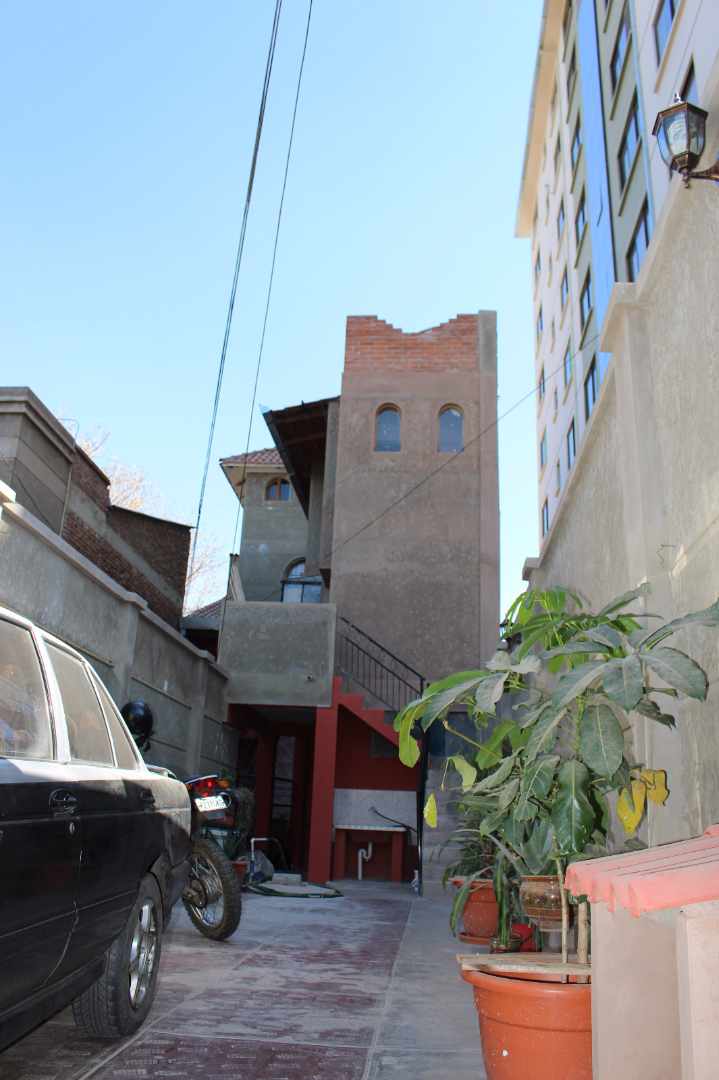 Casa en VentaAv Beijing a media cuadra de Av. America 10 dormitorios 6 baños 2 parqueos Foto 5