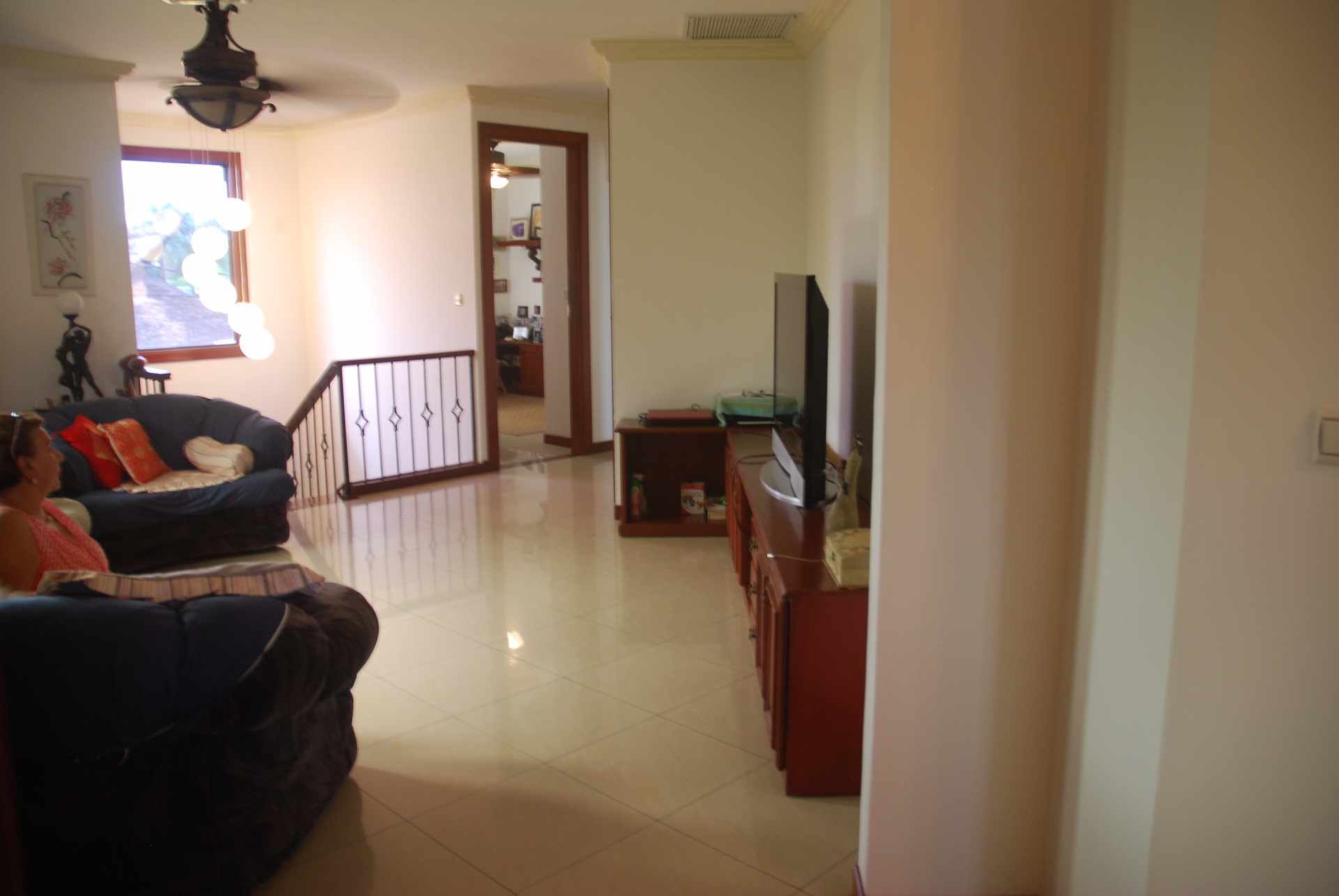 Casa en Venta Cerca km 8,5 Avenida Banzer, 8vo Anillo. 6 dormitorios 8 baños 7 parqueos Foto 2