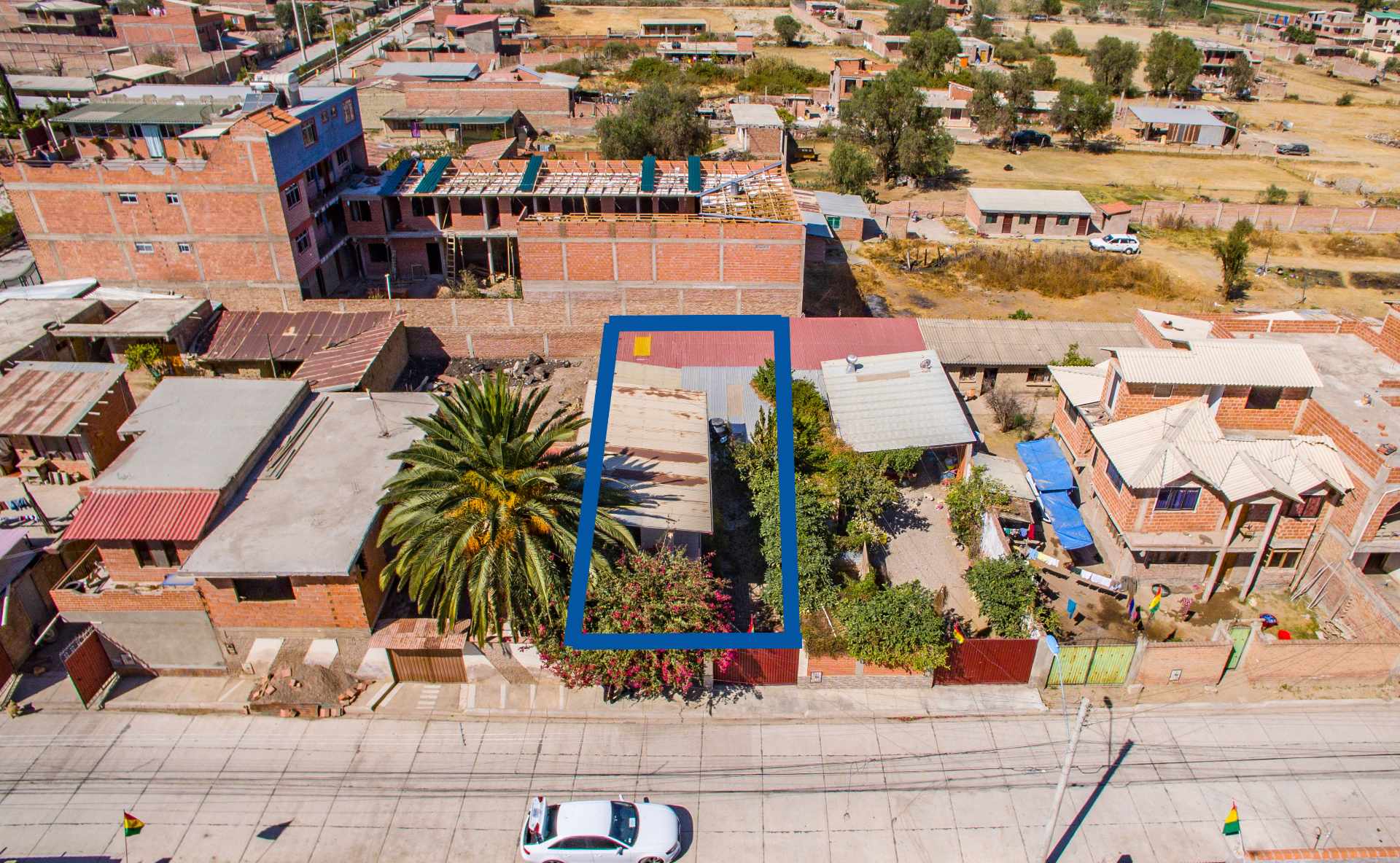 Casa en La Chimba en Cochabamba 6 dormitorios 2 baños 2 parqueos Foto 1