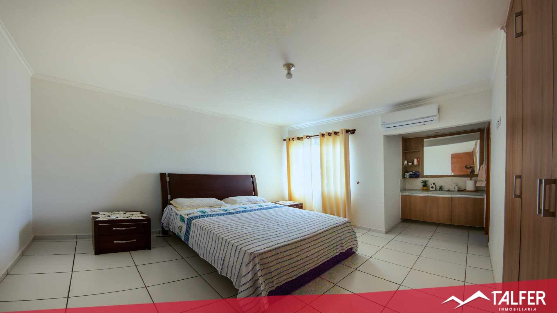 Casa en Carretera Norte en Santa Cruz de la Sierra 5 dormitorios 3 baños 2 parqueos Foto 2