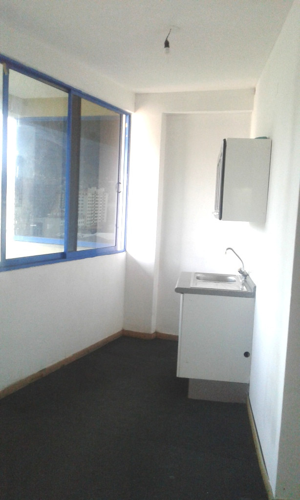 Oficina en Sudoeste en Cochabamba 1 dormitorios 2 baños  Foto 3
