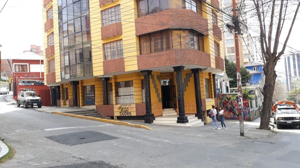 Local comercial en AlquilerEcuador esquina Aspiazu Sopocachi 3 dormitorios 1 baños 1 parqueos Foto 4